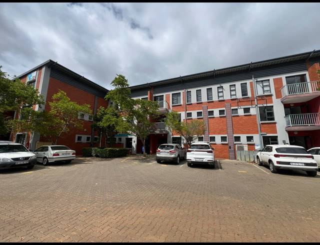 304M² WAREHOUSE TO LET IN HENNOPSPARK